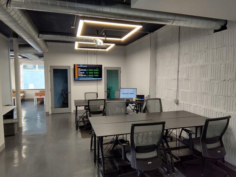 More Photos Of 196 Bay Ave, Highlands General Retail For Sale