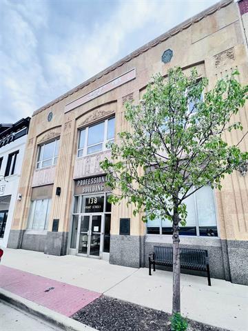 More Photos Of 138 Front St, Beaver Dam Office For Lease