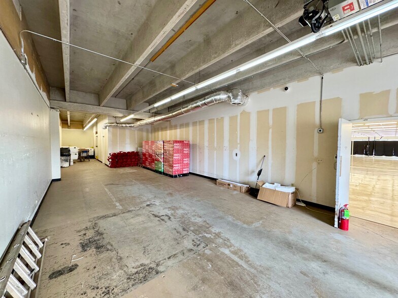 More Photos Of 815 SW 29th St, Oklahoma City General Retail For Lease