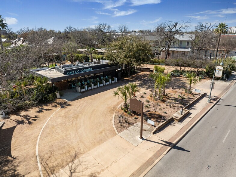More Photos Of 1127 S St Marys St, San Antonio Restaurant For Sale