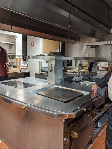 More Photos Of 400 Benedict Ave, Tarrytown Hotel For Lease