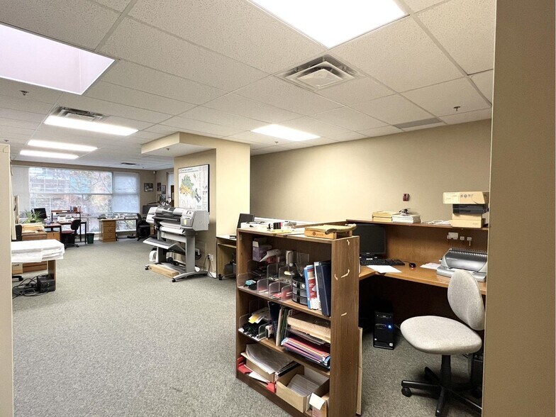 More Photos Of 998 Harbourside Dr, North Vancouver Showroom For Sale