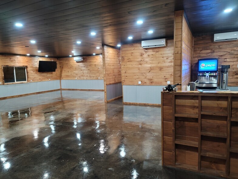 More Photos Of 9559 Co 5440 Rd rd, Ozone Restaurant For Sale