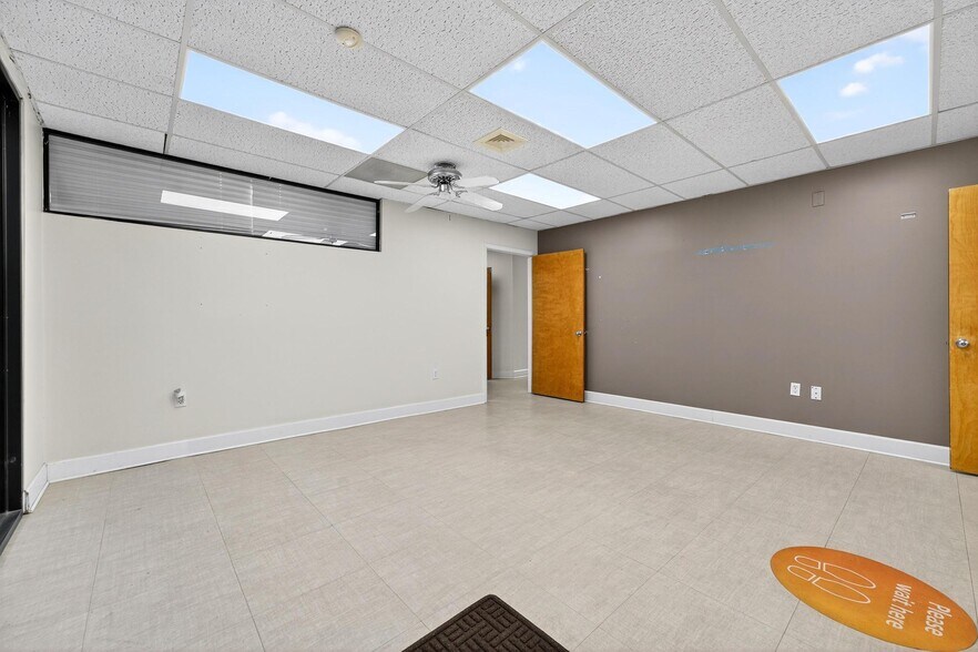 More Photos Of 220 N Westmonte Dr, Altamonte Springs Medical For Lease