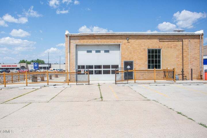 More Photos Of 213 11th St W, Williston Restaurant For Sale