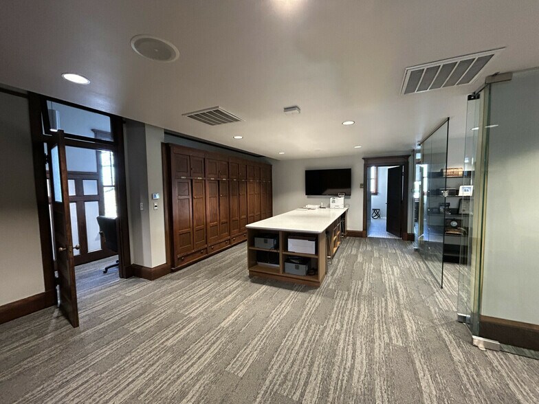 More Photos Of 600 E 7th St, Sioux Falls Police Fire Station For Lease