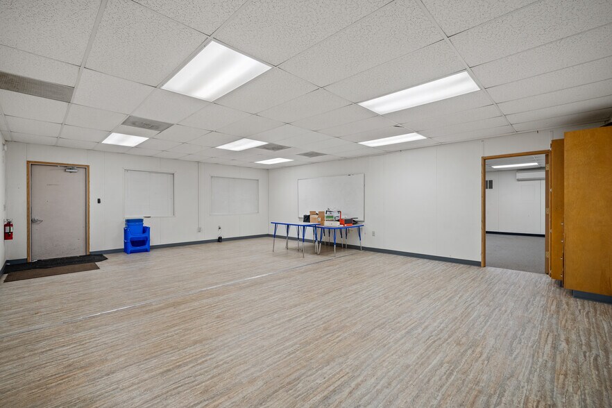 More Photos Of 5942 Portal Way, Ferndale Loft Creative Space For Lease