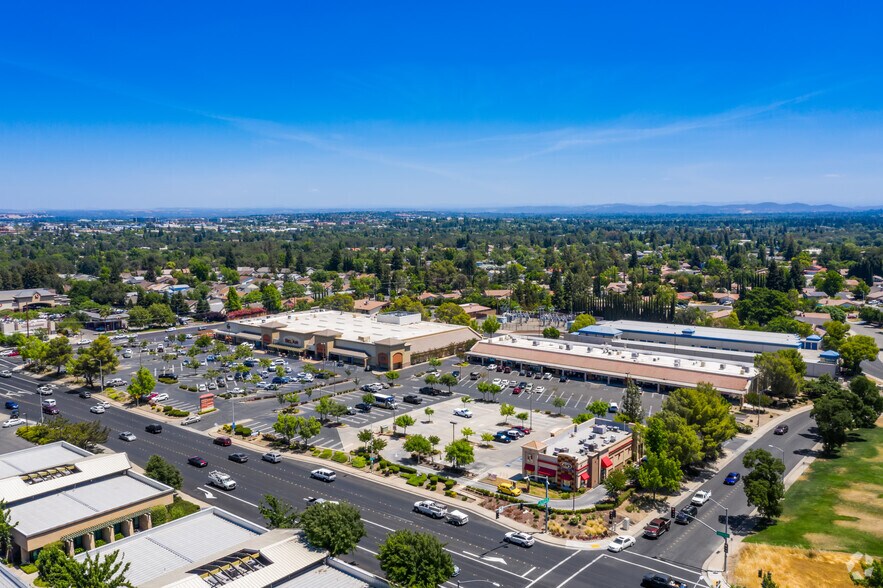 More Photos Of 1089 Sunrise Ave, Roseville Fast Food For Lease