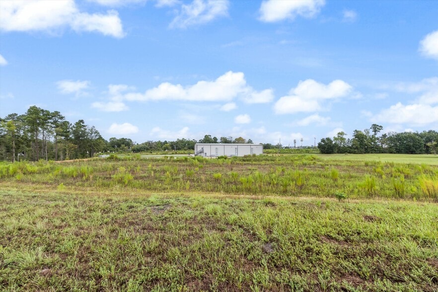 More Photos Of 12110 Old Montgomery Rd, Willis Light Distribution For Sale