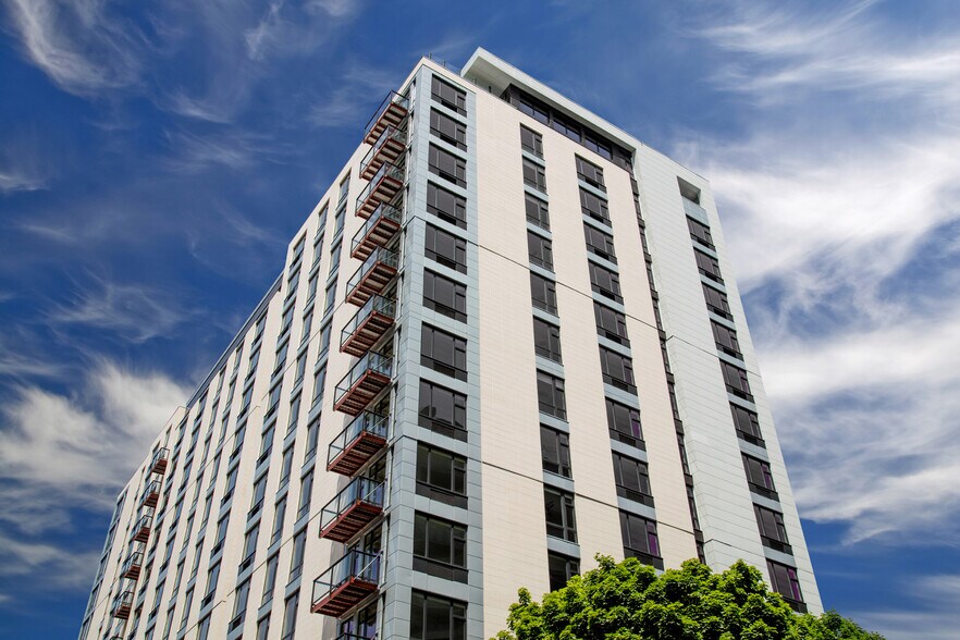 More Photos Of 1221 SW 11th Ave, Portland Apartments For Lease