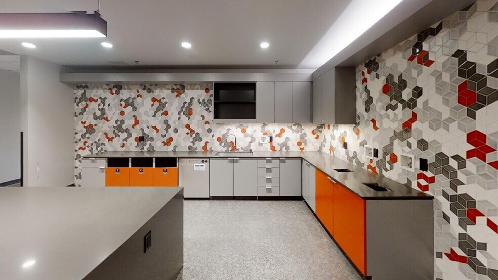 More Photos Of 351 Elliott Ave W, Seattle Unknown For Lease