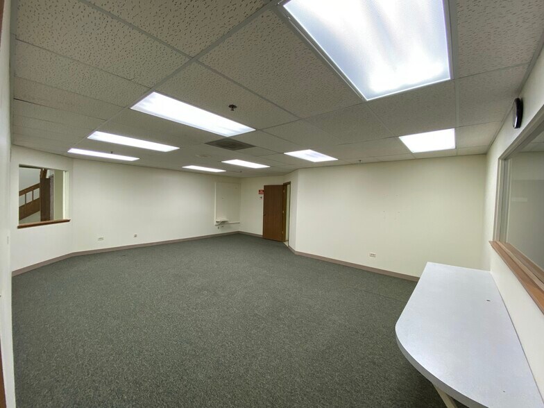 More Photos Of 12549 Holiday Dr, Alsip Warehouse For Lease