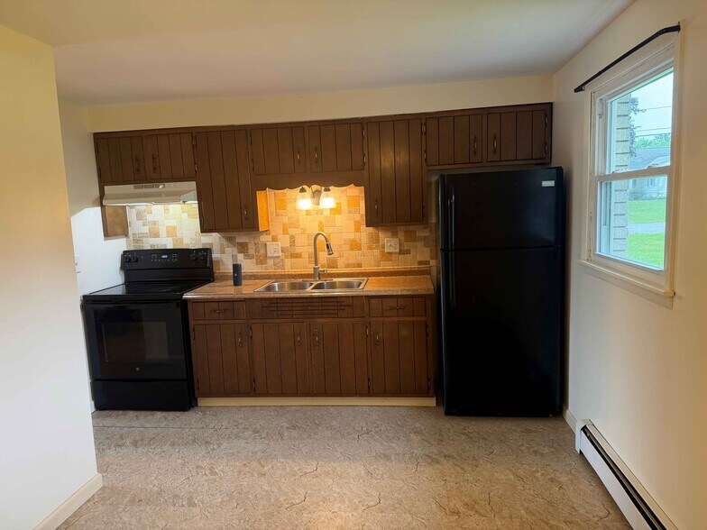 More Photos Of 8479-8481 East Ave, Gasport Apartments For Sale