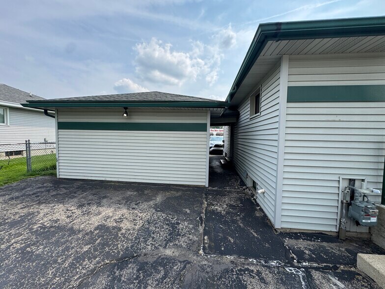 More Photos Of 669 Baldwin St, Jenison Office Residential For Sale