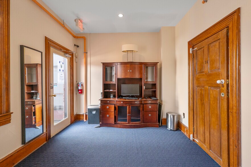 More Photos Of 1010 Pennsylvania Ave SE, Washington Hospitality For Sale