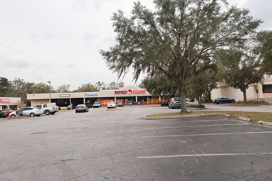 More Photos Of 5810-5840 SE Abshier Blvd, Belleview Storefront For Sale