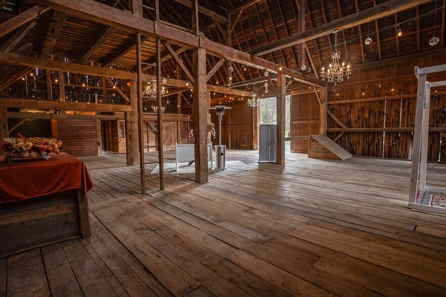 More Photos Of 211 Hanks Rd, Troy Hospitality For Sale