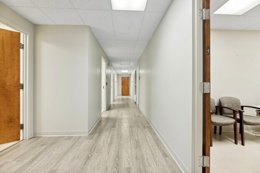 More Photos Of 9403 Kenwood Rd, Blue Ash Medical For Lease