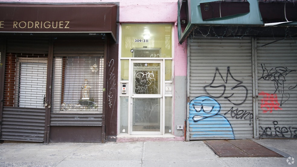 More Photos Of 311 Bedford Ave, Brooklyn Apartments For Lease