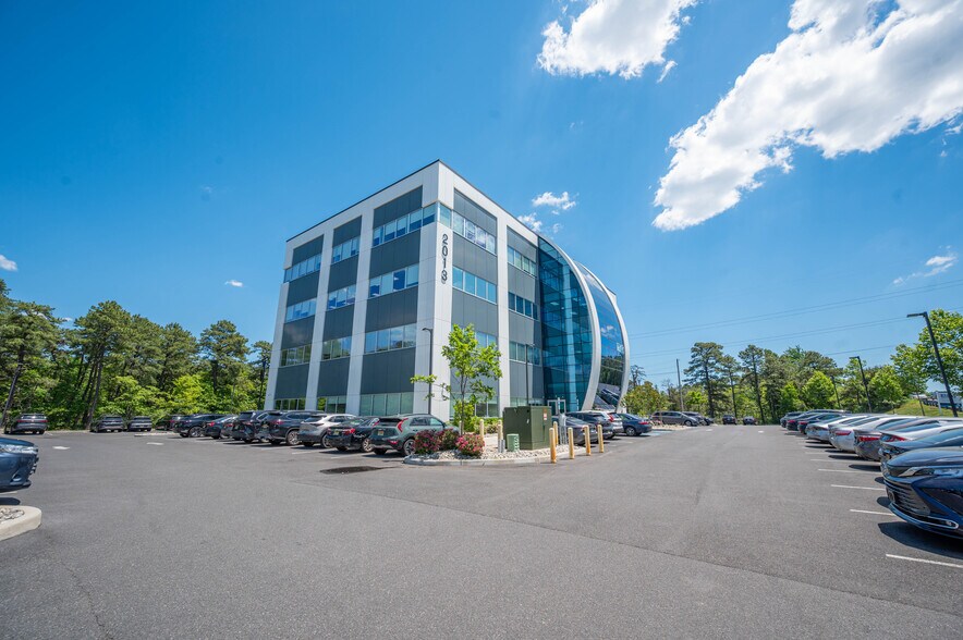 More Photos Of 2013 Cedarbridge Ave, Lakewood Office For Lease