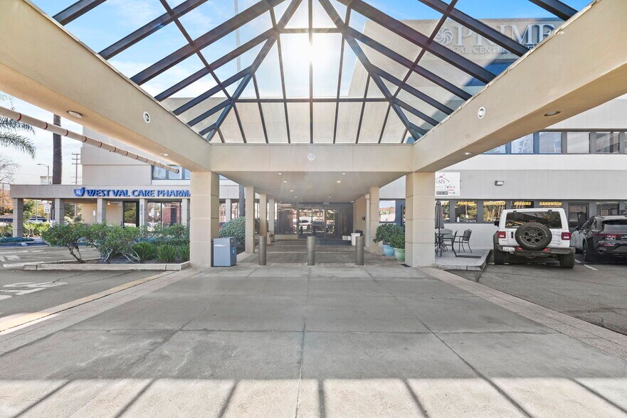 More Photos Of 5353-5363 Balboa Blvd, Encino Medical For Lease