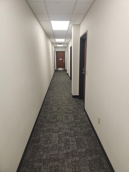 More Photos Of 3535-3549 Southern Hills Dr, Sioux City Office For Sale