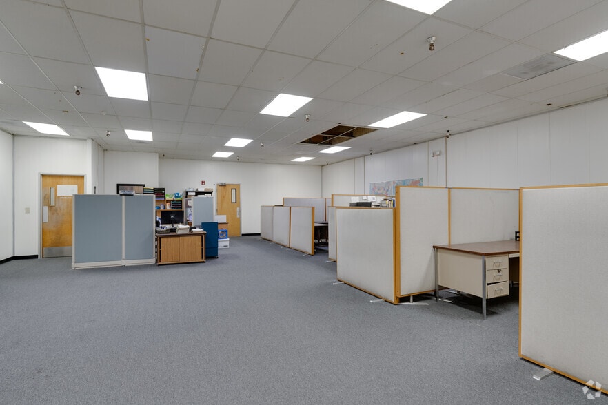 More Photos Of 1880 SW Merlo Dr, Beaverton Warehouse For Lease