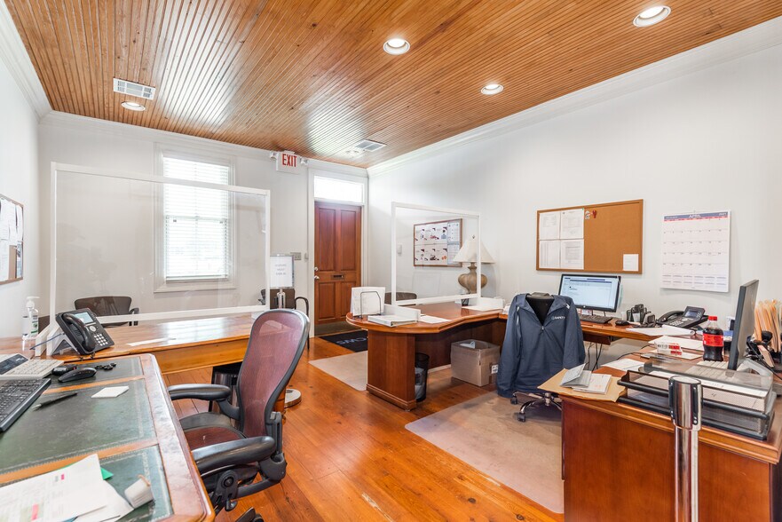 More Photos Of 987 Harris St, Tunica Office For Sale