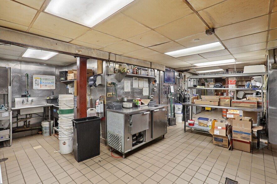 More Photos Of 6 Saint Marks Pl, New York Storefront For Sale