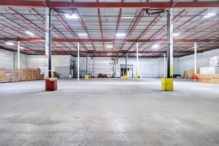 More Photos Of 8530 Av 8e, Montréal Warehouse For Lease