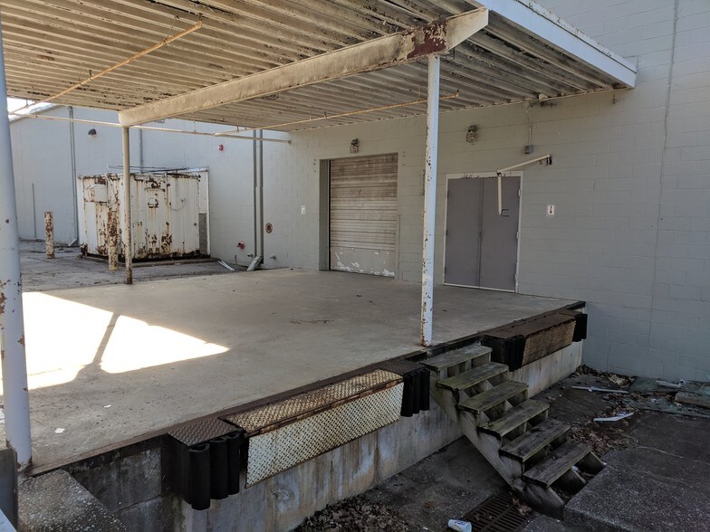 More Photos Of 2440 Lone Oak Rd, Paducah Freestanding For Sale