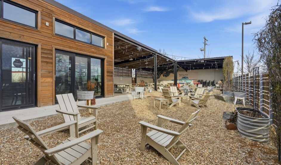 More Photos Of 706 E 23rd St, Lawrence Restaurant For Sale