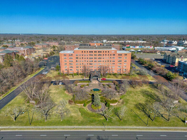 More Photos Of 320 Carleton Ave, Central Islip Office For Lease
