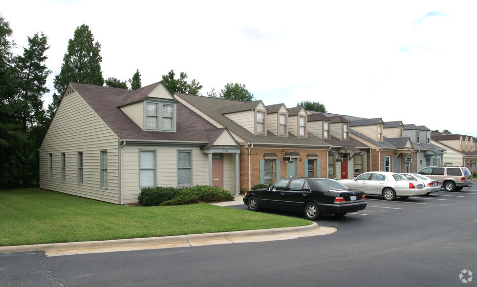 More Photos Of 1919 Boulevard St, Greensboro Office For Lease