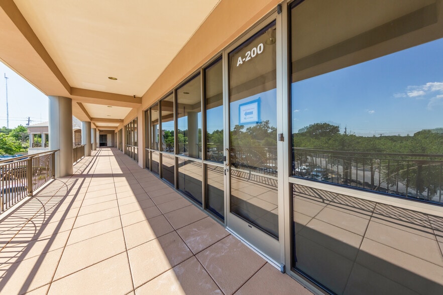 More Photos Of 3600 N Capital of Texas Hwy, Austin General Retail For Lease