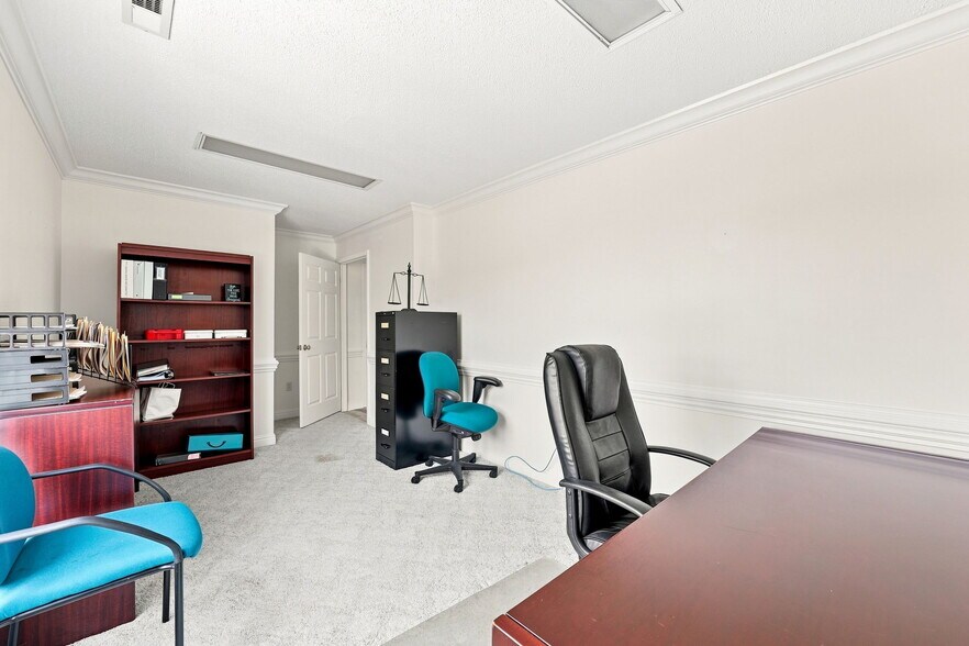 More Photos Of 1708 S Mebane St, Burlington Office For Sale