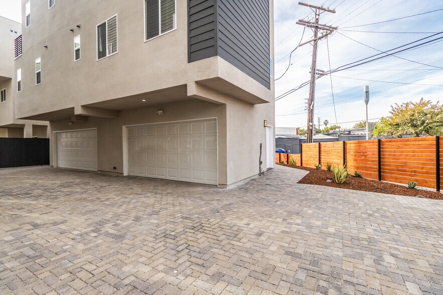 More Photos Of 1818 Thurman Ave, Los Angeles Apartments For Sale