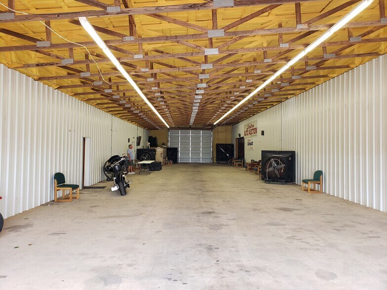 More Photos Of 1 SW 112th St, Lawton Warehouse For Sale