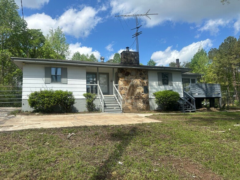 More Photos Of 115 Commerce Dr, Stockbridge Industrial For Lease