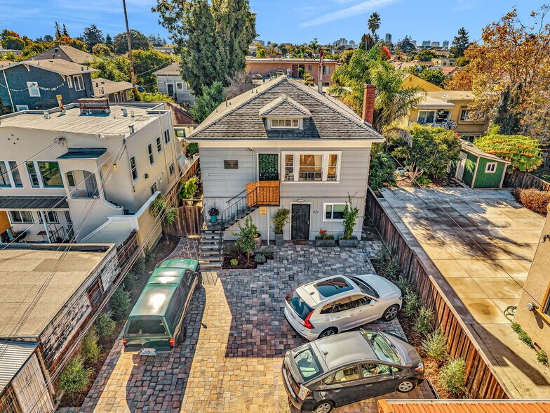 More Photos Of 573 59th St, Oakland Apartments For Sale