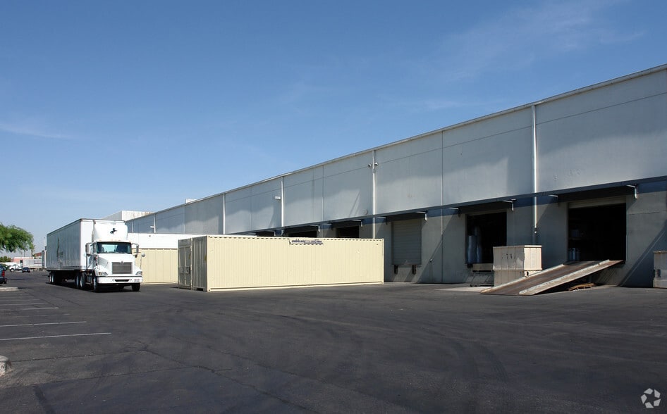 More Photos Of 1120 W Fairmont Dr, Tempe Warehouse For Lease