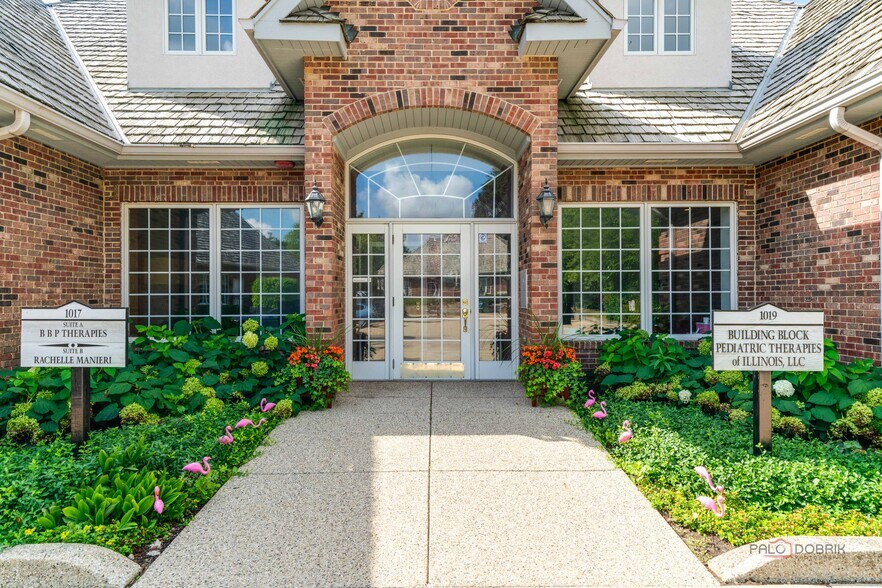 More Photos Of 1017-1019 W Park Ave, Libertyville Medical For Sale