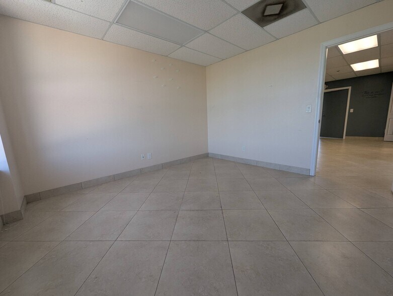 More Photos Of 701 NW Federal Hwy, Stuart Medical For Lease