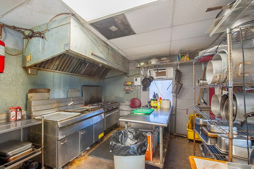 More Photos Of 1311 Chestnut Ave, Austin Freestanding For Lease