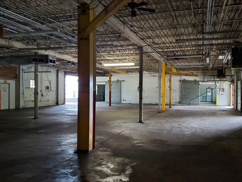 More Photos Of 320 Park St, Coloma Industrial For Sale
