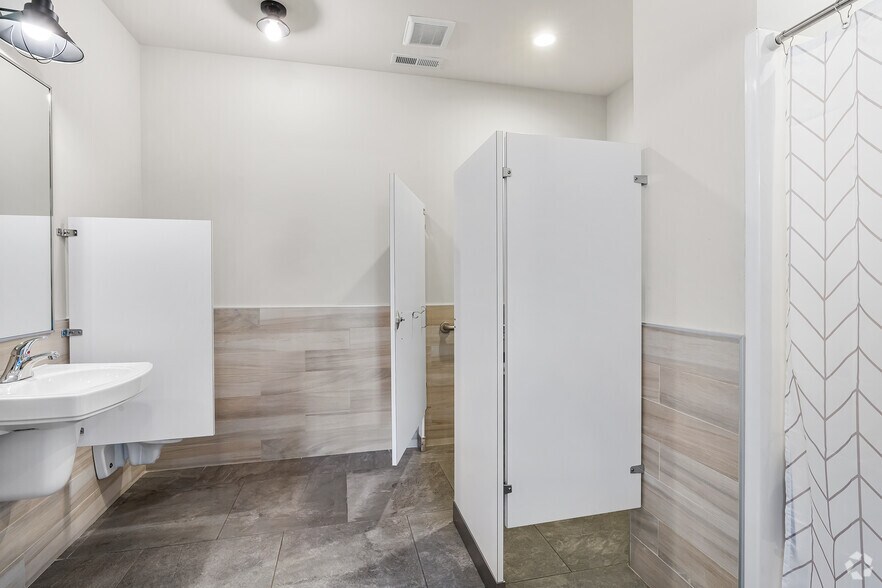 More Photos Of 9 Covered Bridge Rd, Newtown Apartments For Sale