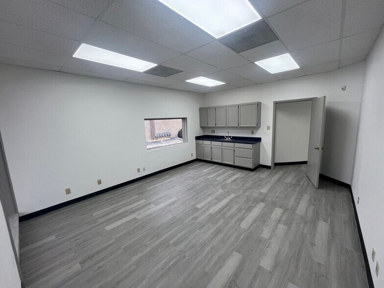 More Photos Of 4239-4276 Centergate St, San Antonio Unknown For Lease