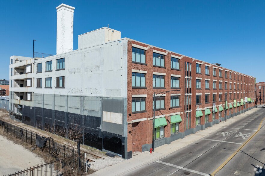 More Photos Of 1030-1060 W North Ave, Chicago Office For Lease