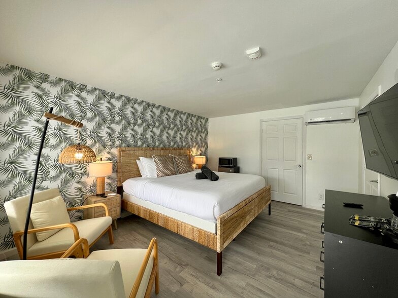 More Photos Of 1020 N Riverside Dr, Pompano Beach Apartments For Sale