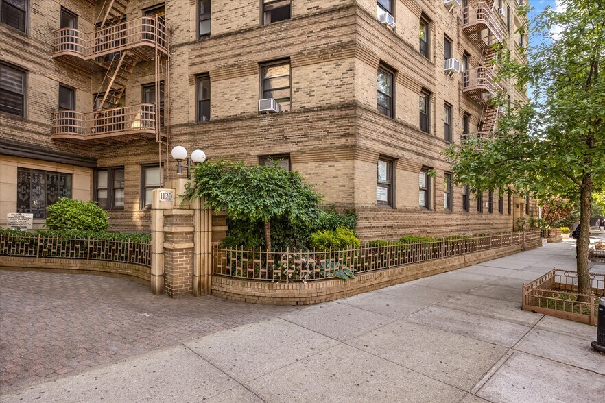 More Photos Of 1120 Brighton Beach Ave, Brooklyn Apartments For Sale
